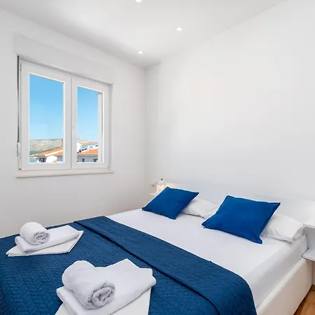 Lotus Апартаменти *