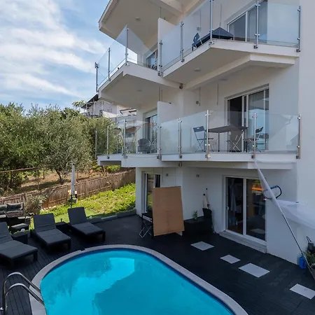 Lotus Apartment *