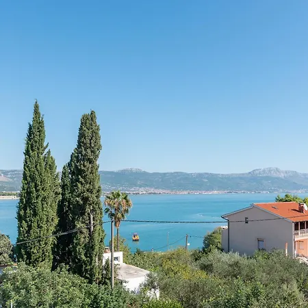 Lotus Trogir